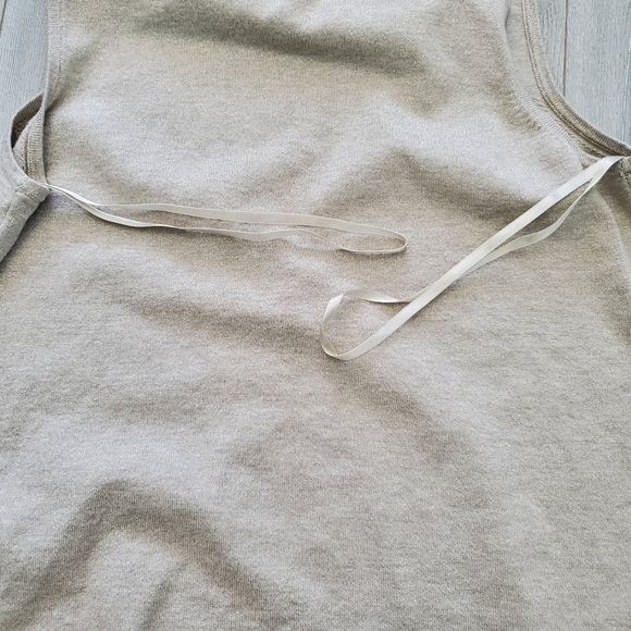 CHICO'S Light Tan Mock Neck Sleeveless Pullover Top Size 2 - Picture 9 of 13